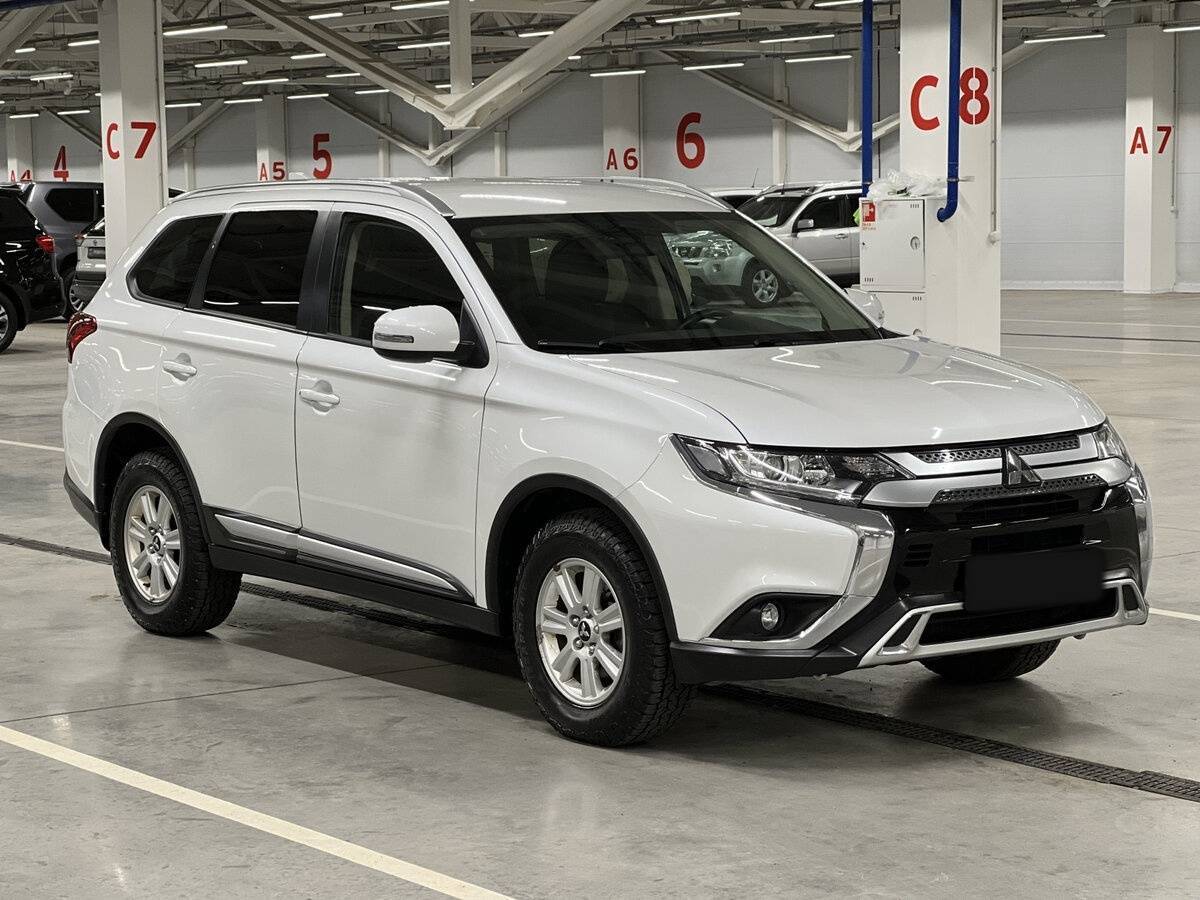 Mitsubishi Outlander, 2021 Фото №3