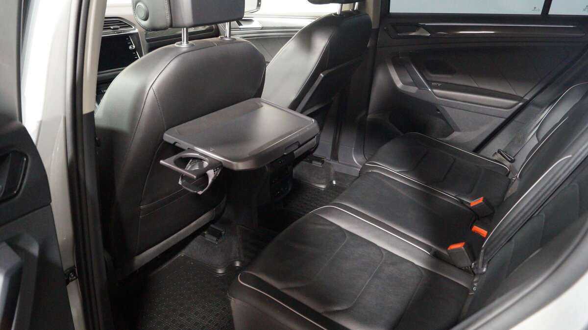 Volkswagen Tiguan, 2018 Фото №8