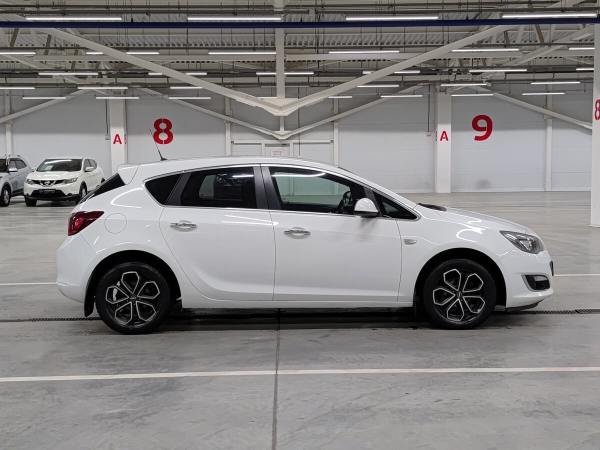 Opel Astra J Рестайлинг, 2013 Фото №4