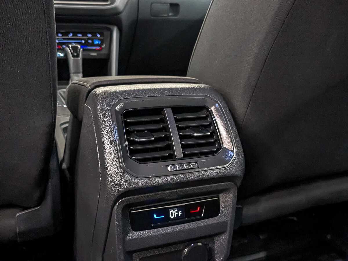 Volkswagen Tiguan, 2021 Фото №23