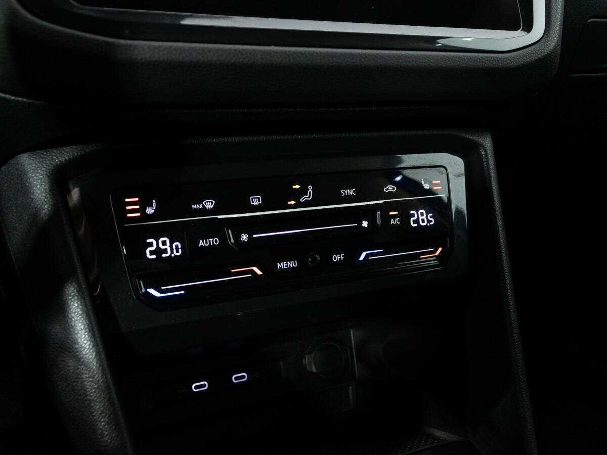 Volkswagen Tiguan, 2021 Фото №17