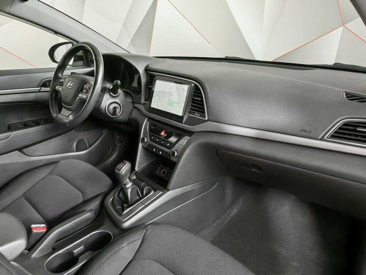 Hyundai Elantra, 2018 Фото №8