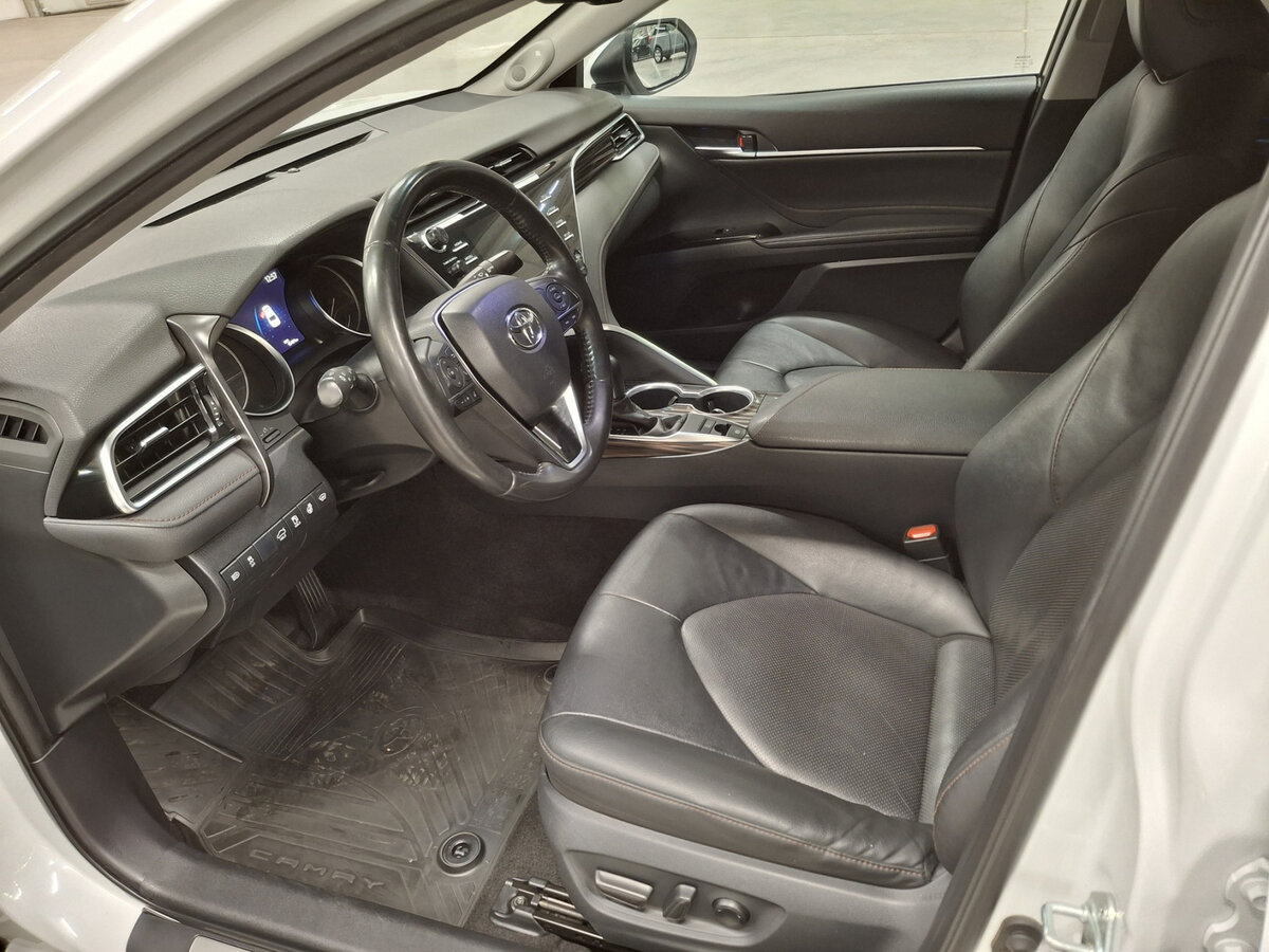 Toyota Camry VIII (XV70), 2020 Фото №16