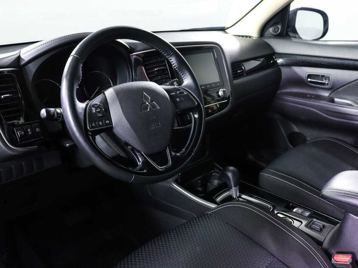 Mitsubishi Outlander, 2021 Фото №12