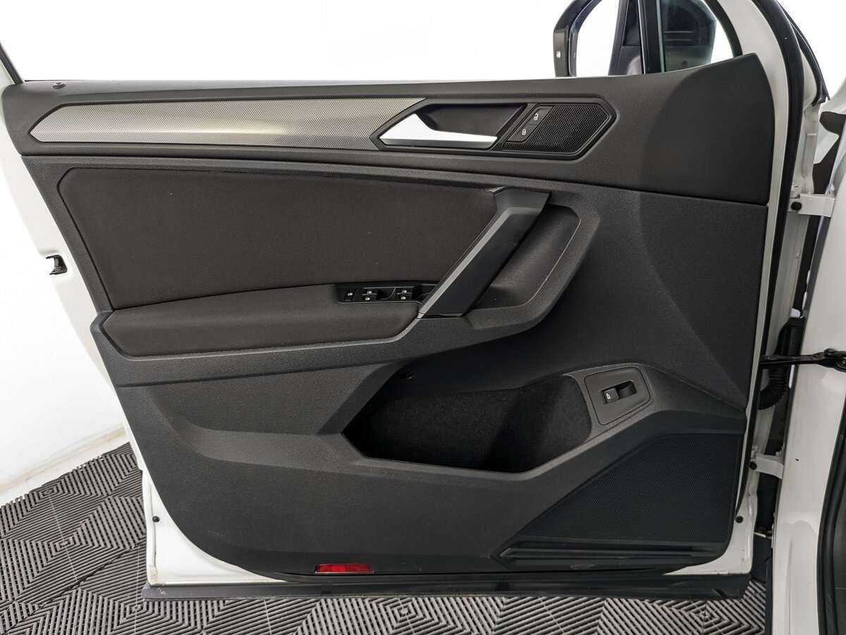 Volkswagen Tiguan, 2020 Фото №19