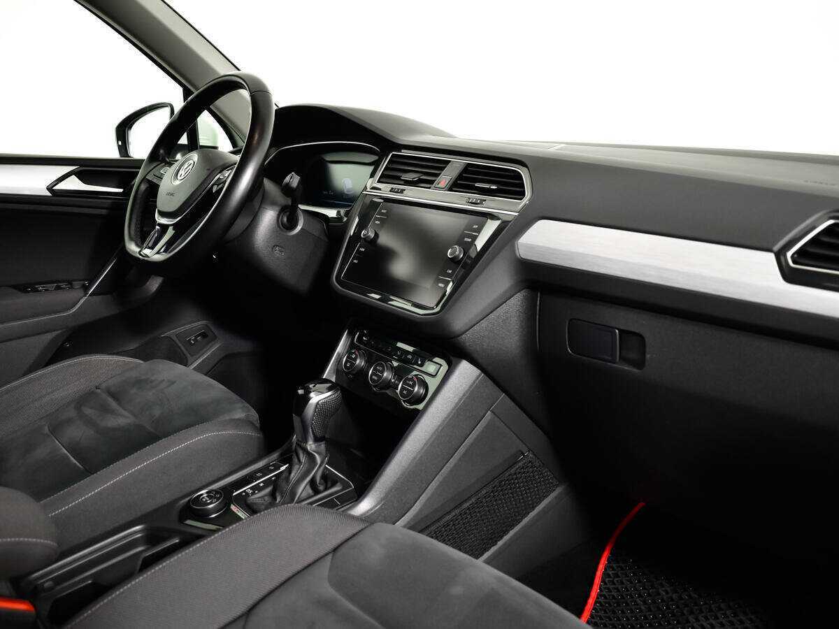 Volkswagen Tiguan, 2018 Фото №9