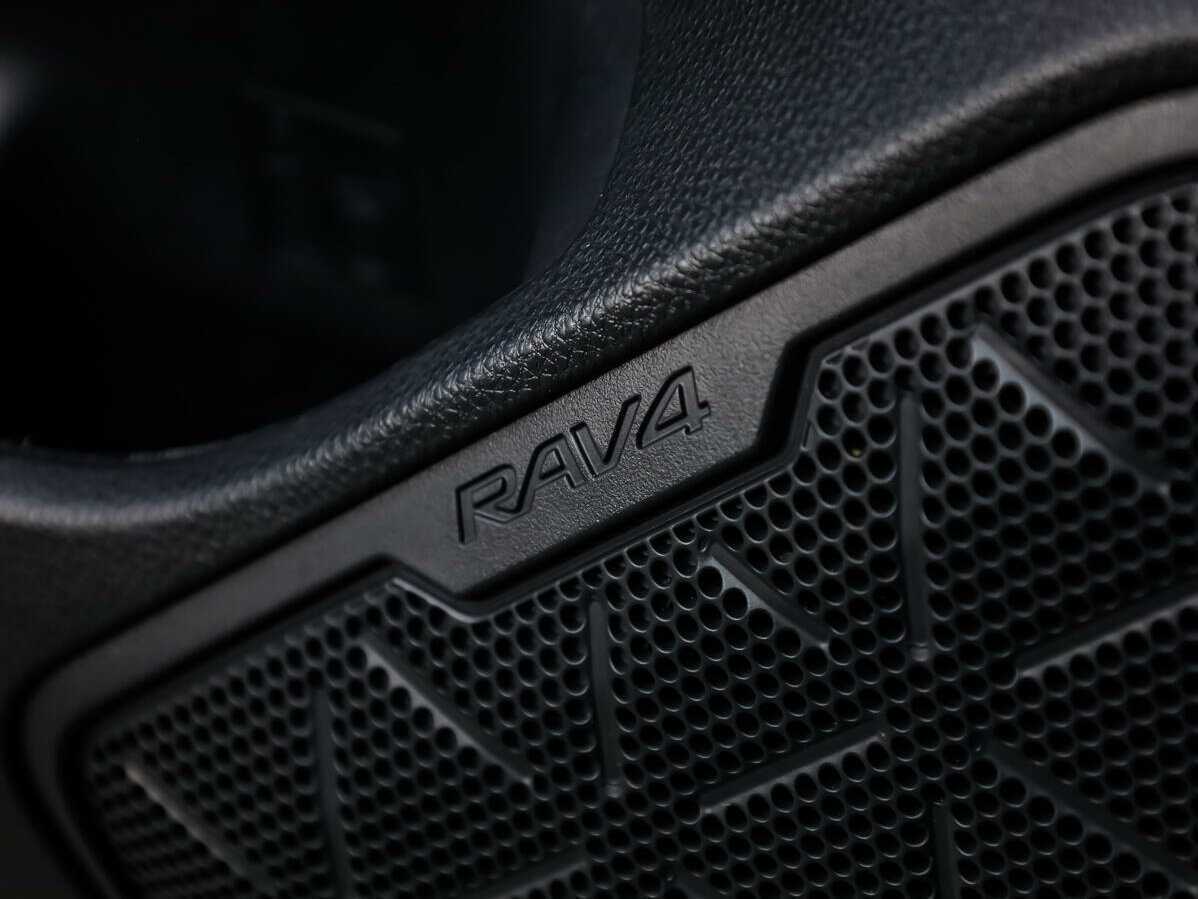 Toyota RAV4, 2021 Фото №17