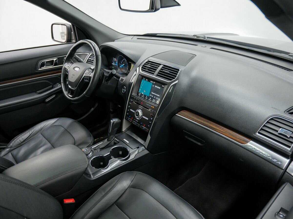 Ford Explorer, 2017 Фото №7