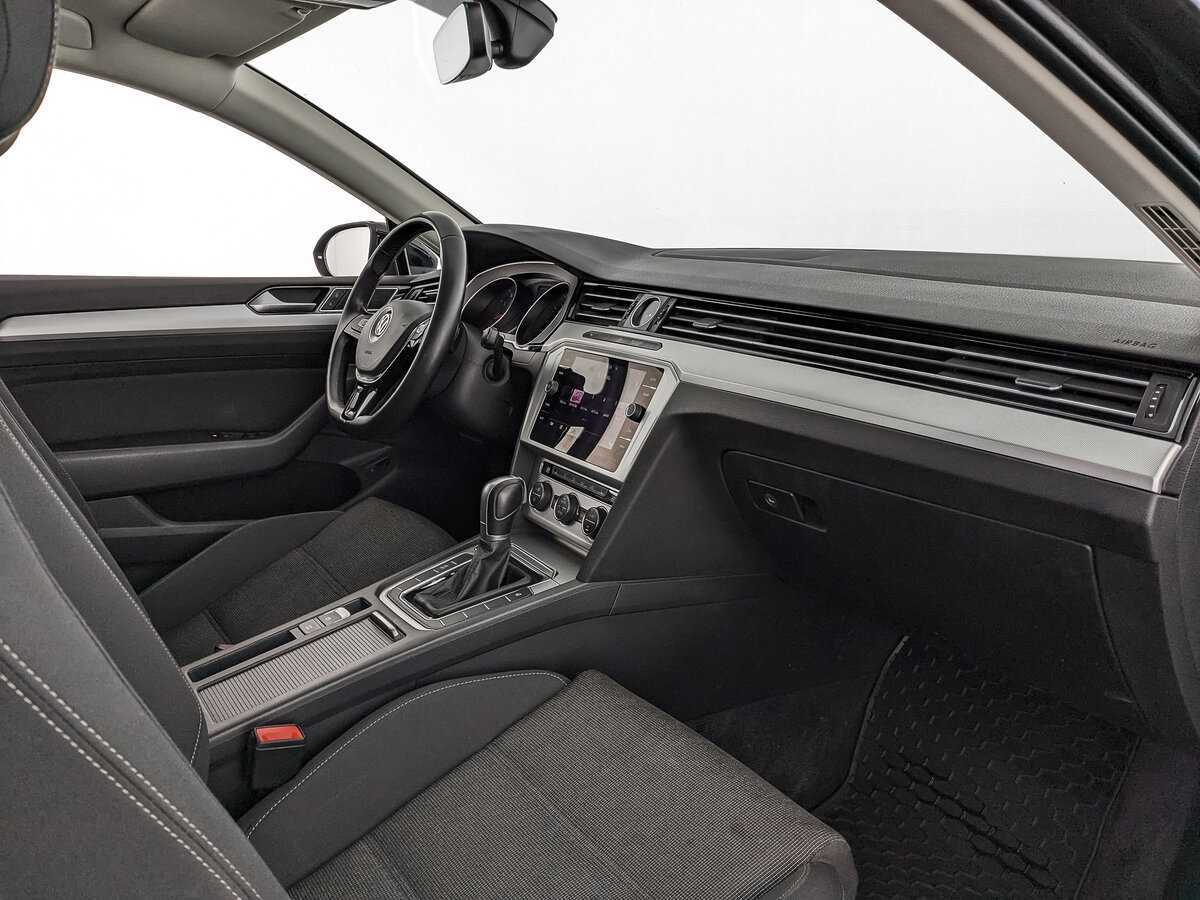 Volkswagen Passat, 2018 Фото №9
