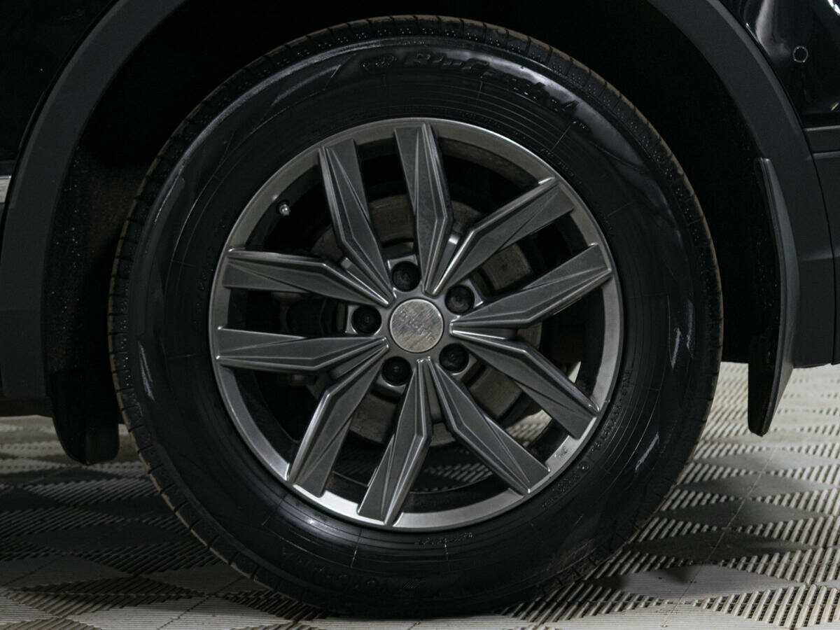 Volkswagen Tiguan, 2018 Фото №19