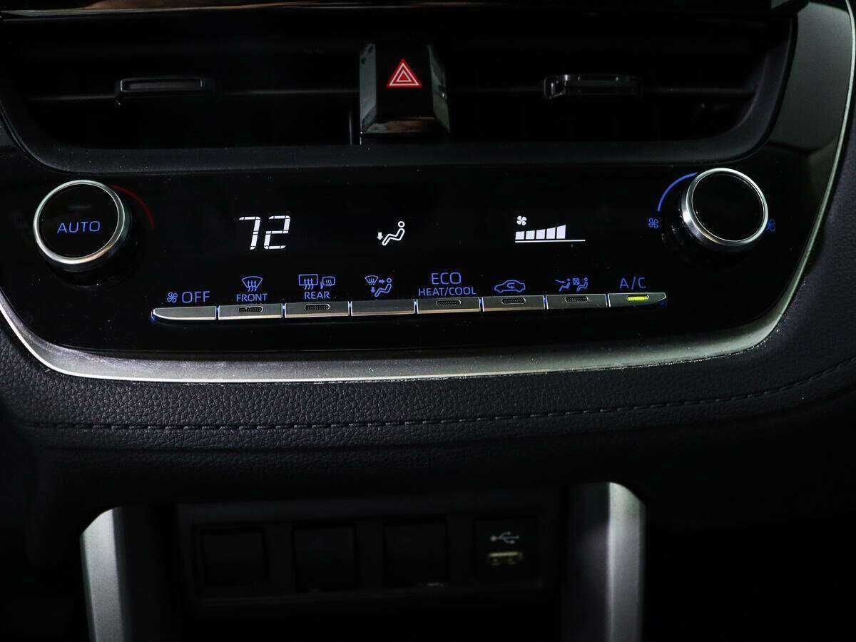 Toyota Corolla Cross, 2022 Фото №15