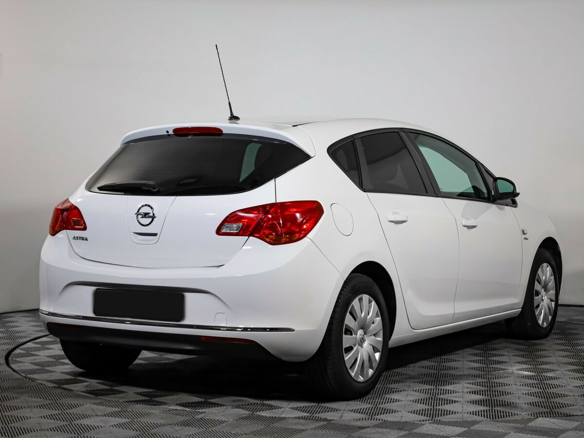 Opel Astra J Рестайлинг, 2014 Фото №4