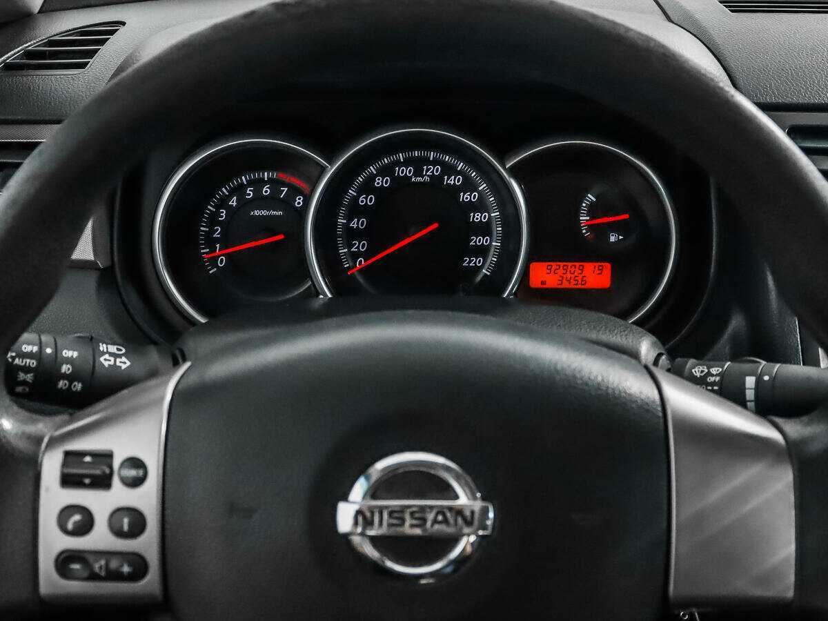 Nissan Tiida, 2012 Фото №16