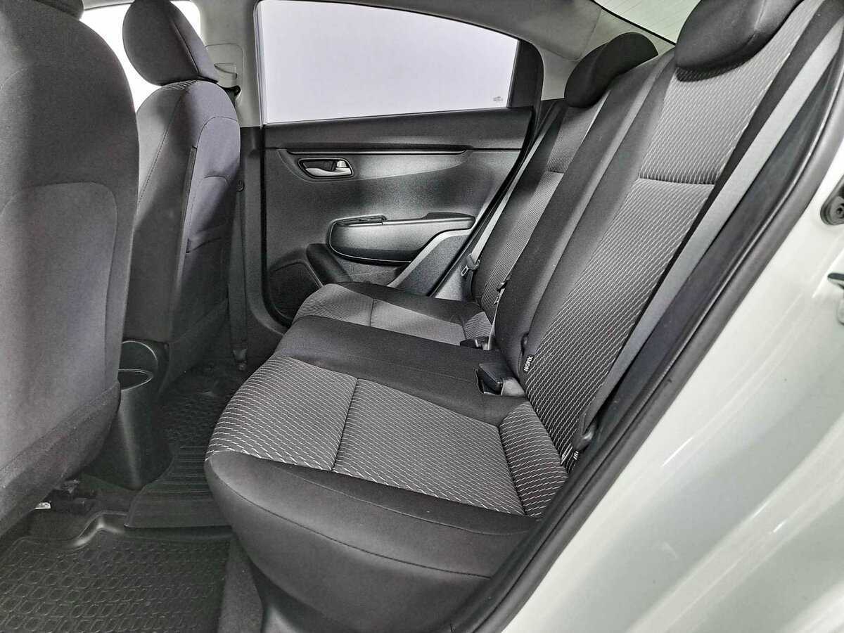 Kia Rio, 2018 Фото №12