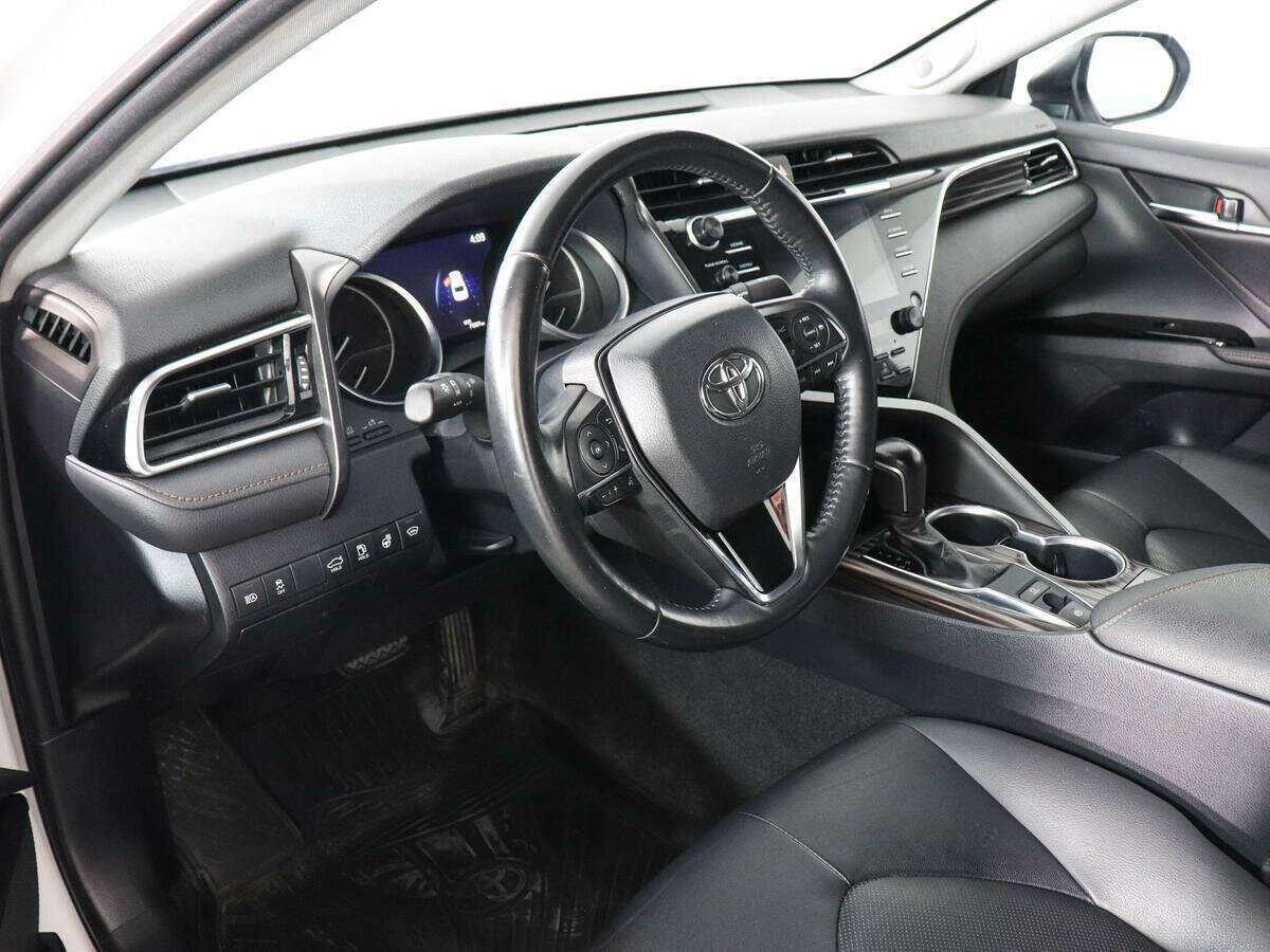 Toyota Camry, 2020 Фото №8