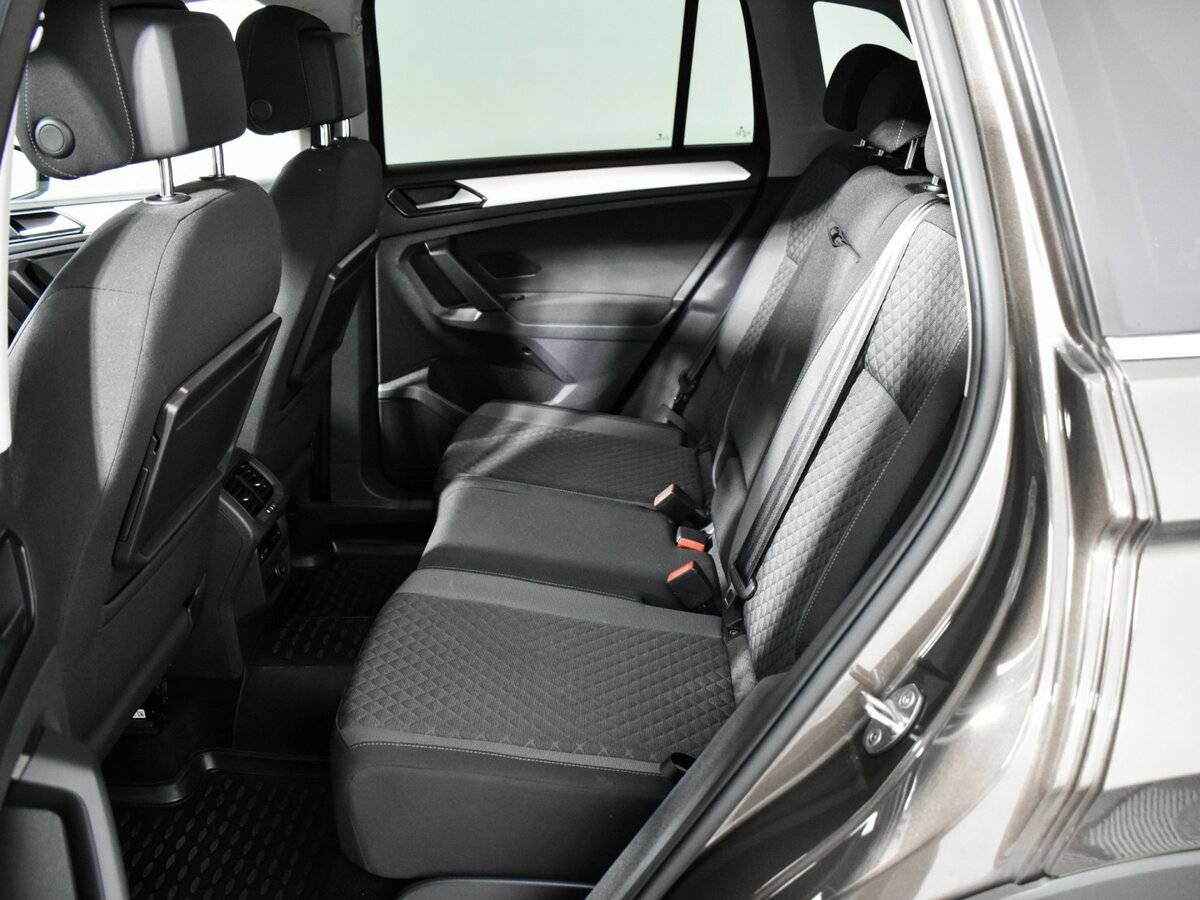 Volkswagen Tiguan II, 2018 Фото №11