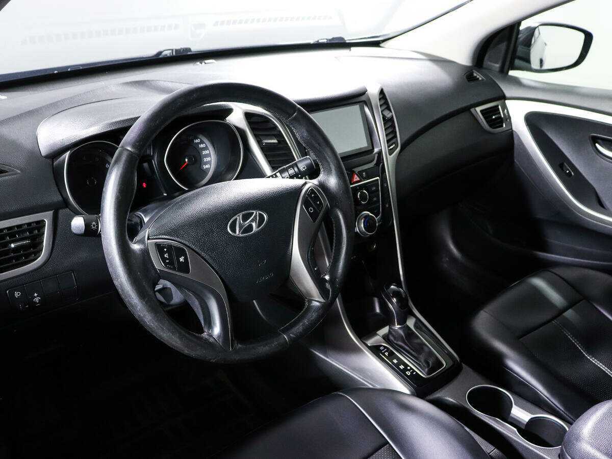 Hyundai i30, 2012 Фото №14