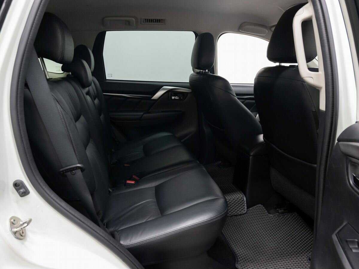 Mitsubishi Pajero Sport, 2017 Фото №10