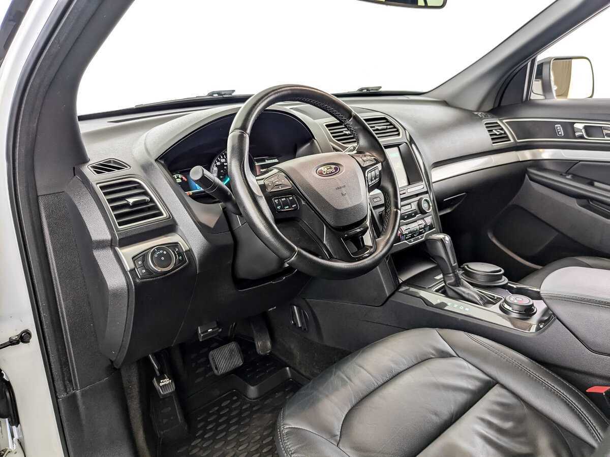 Ford Explorer, 2017 Фото №14