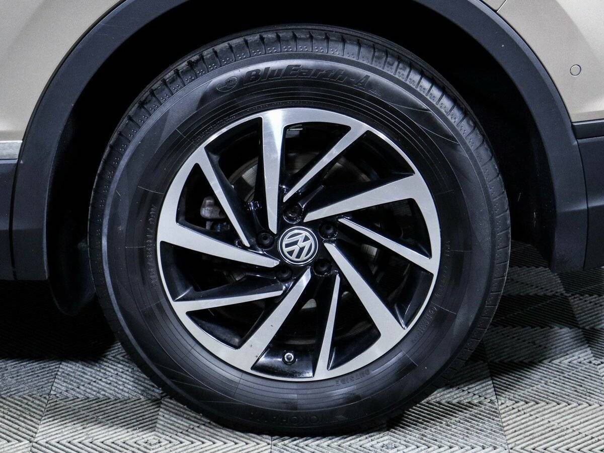 Volkswagen Tiguan, 2018 Фото №11