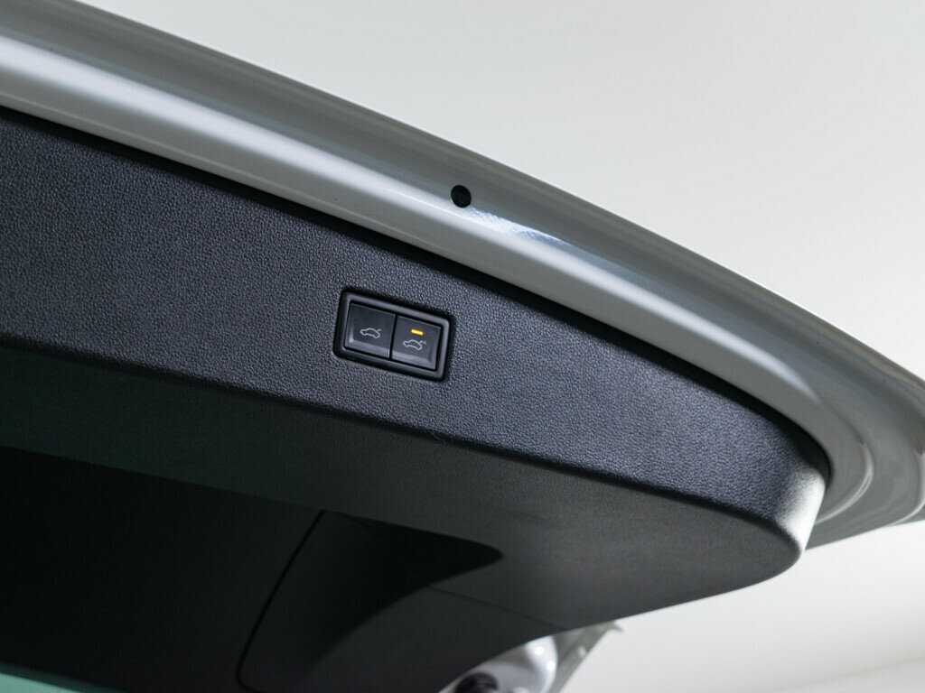 Volkswagen Tiguan, 2018 Фото №8