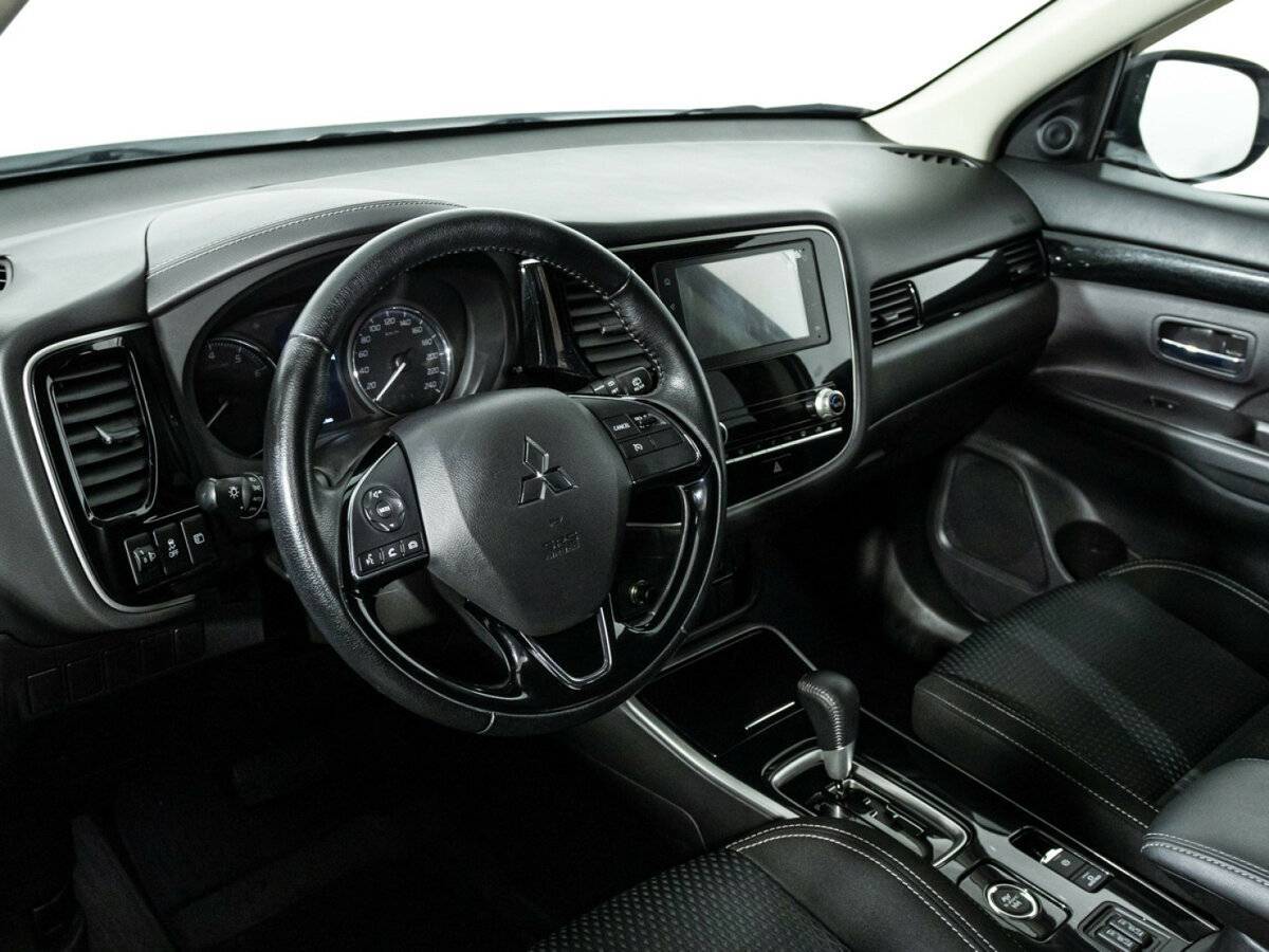Mitsubishi Outlander, 2021 Фото №11
