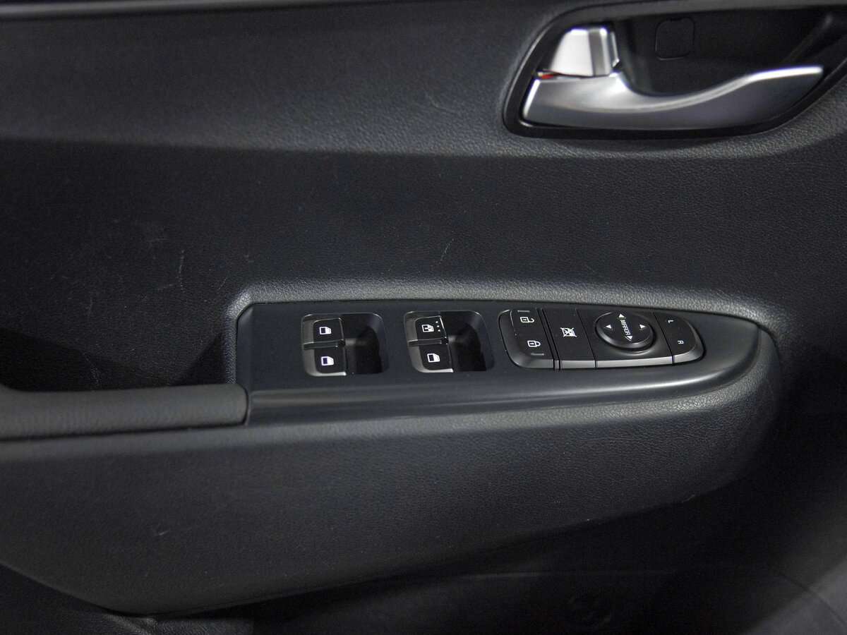 Kia Rio, 2018 Фото №13