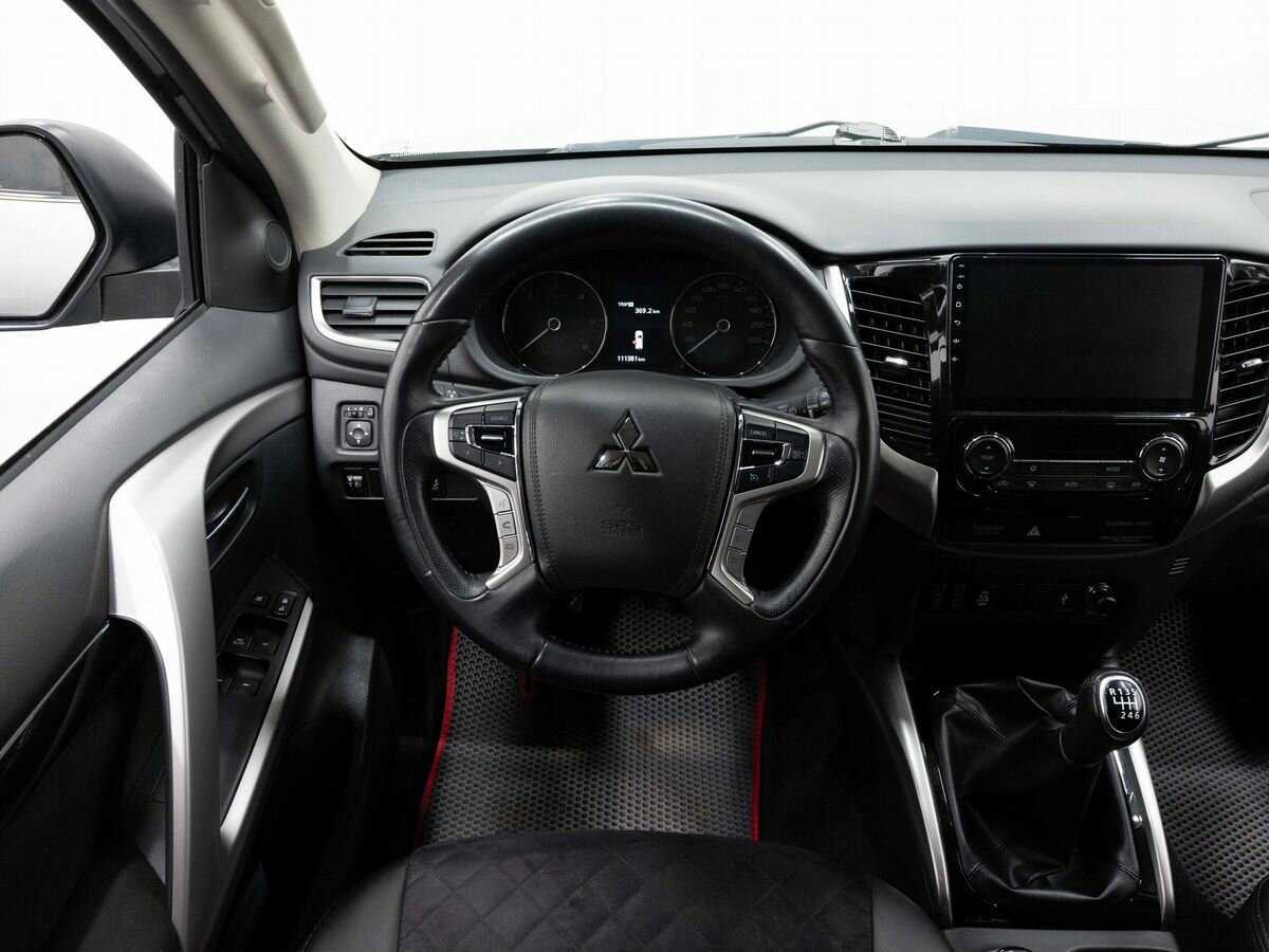 Mitsubishi Pajero Sport, 2017 Фото №15