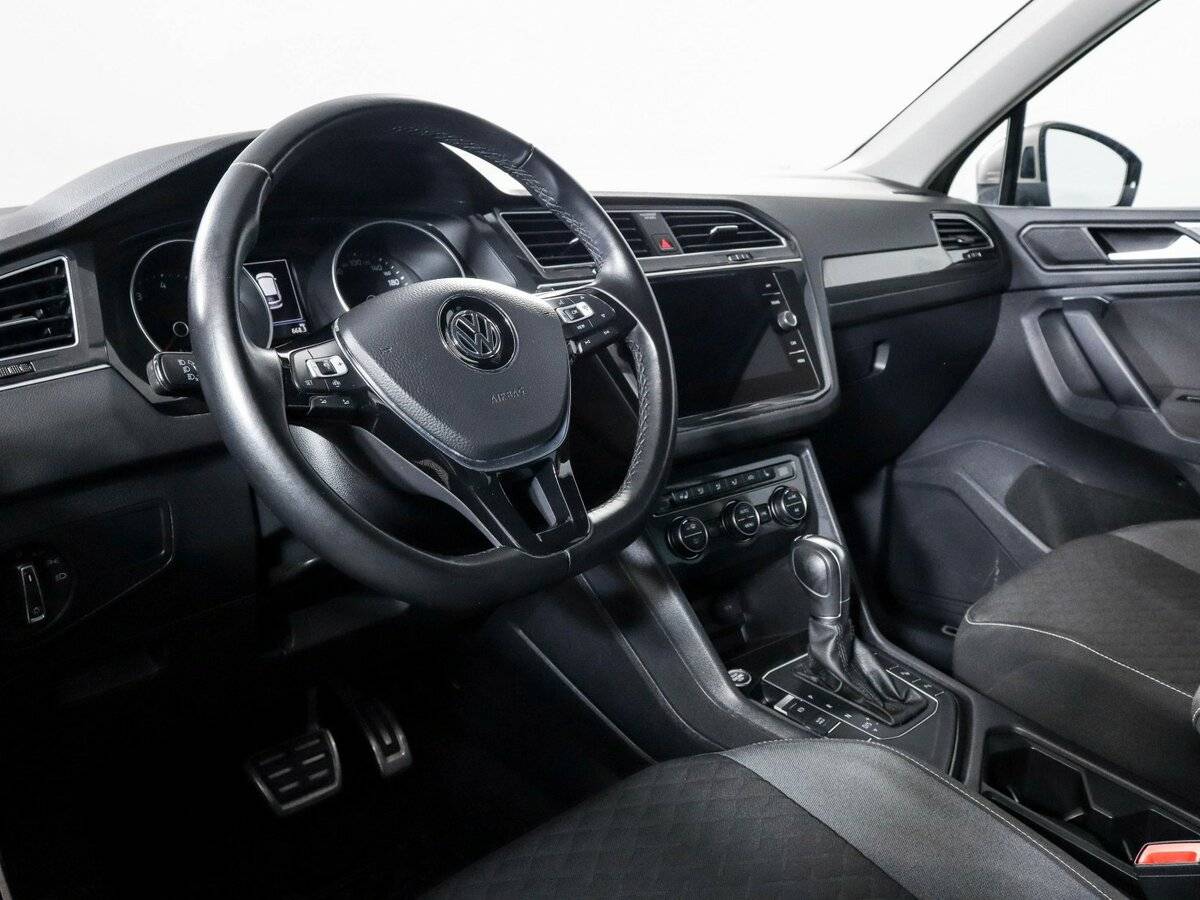 Volkswagen Tiguan, 2018 Фото №10