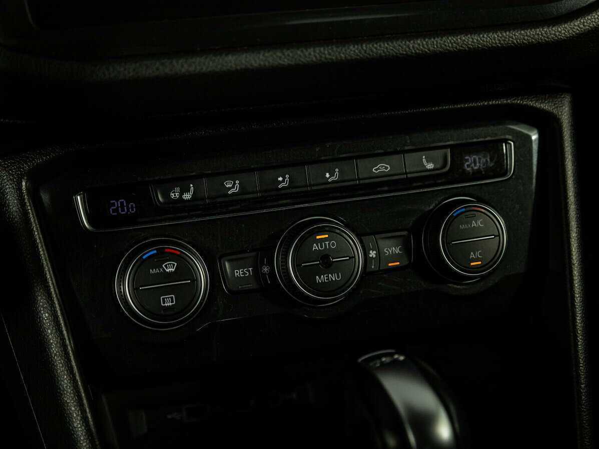 Volkswagen Tiguan L, 2018 Фото №19