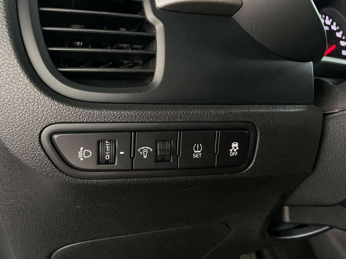 Kia Rio X-Line, 2018 Фото №12