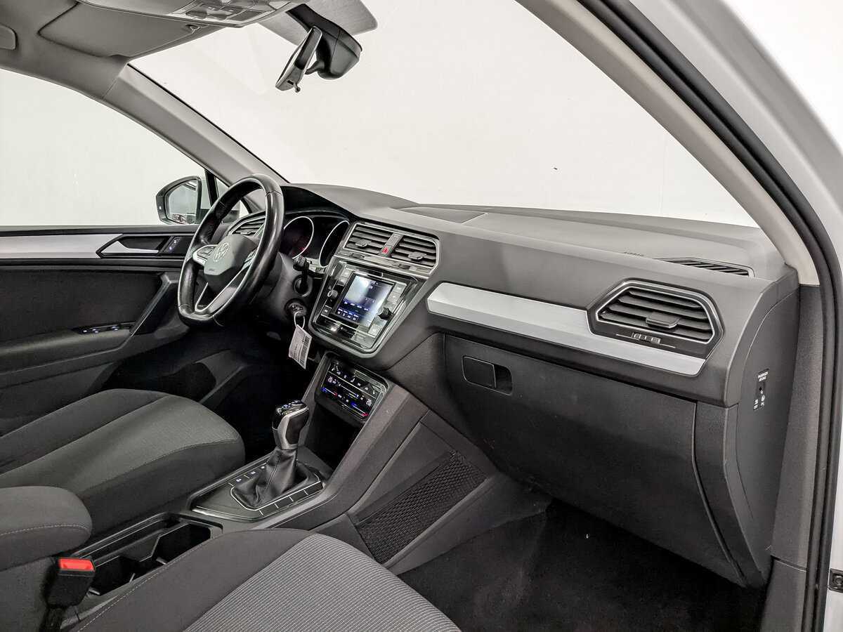 Volkswagen Tiguan, 2021 Фото №11