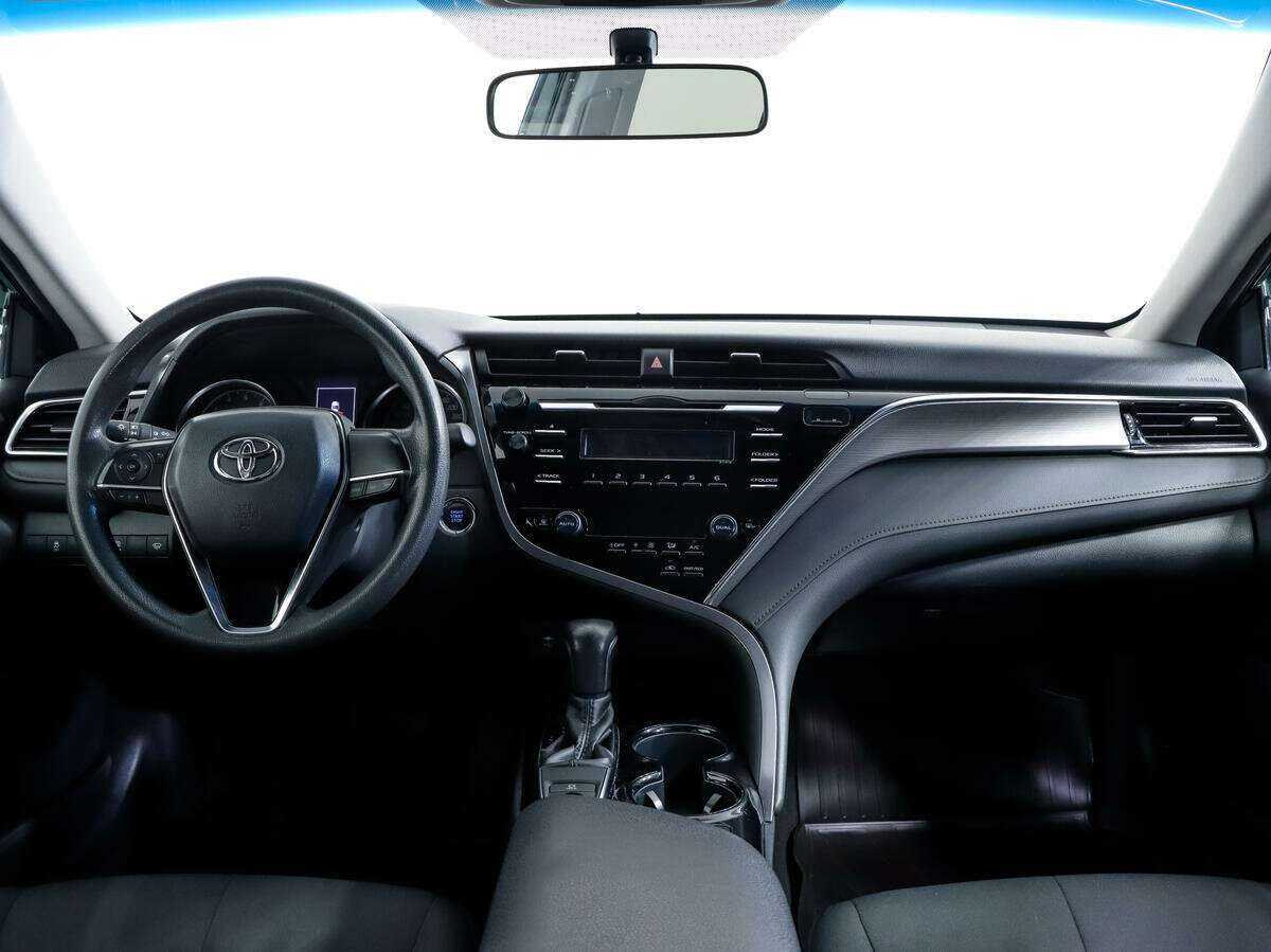 Toyota Camry, 2019 Фото №8