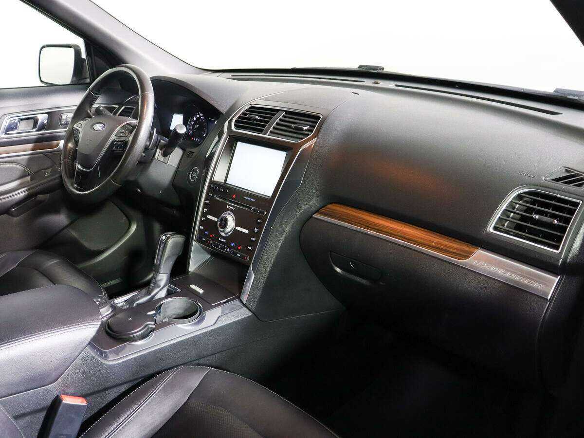 Ford Explorer, 2016 Фото №7