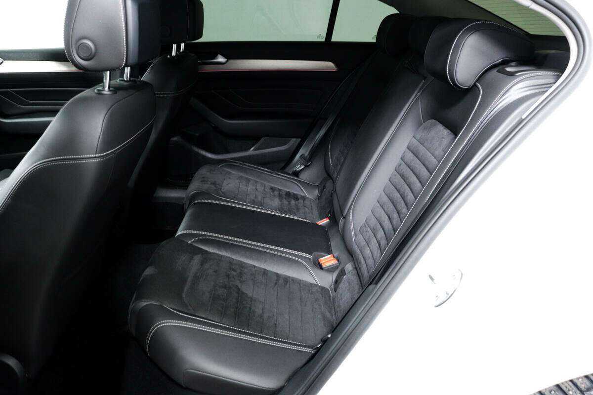 Volkswagen Passat, 2020 Фото №12