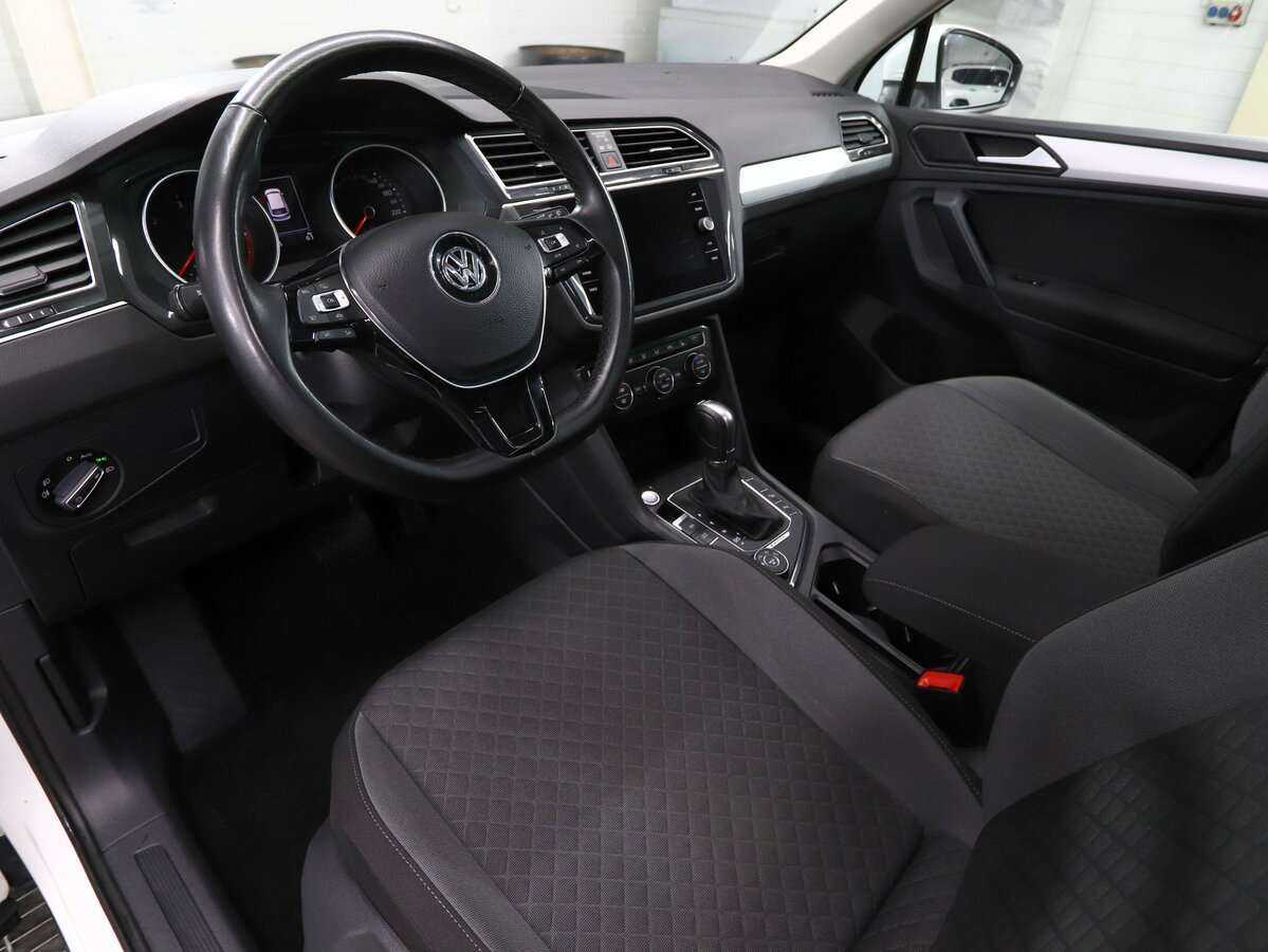 Volkswagen Tiguan, 2018 Фото №8