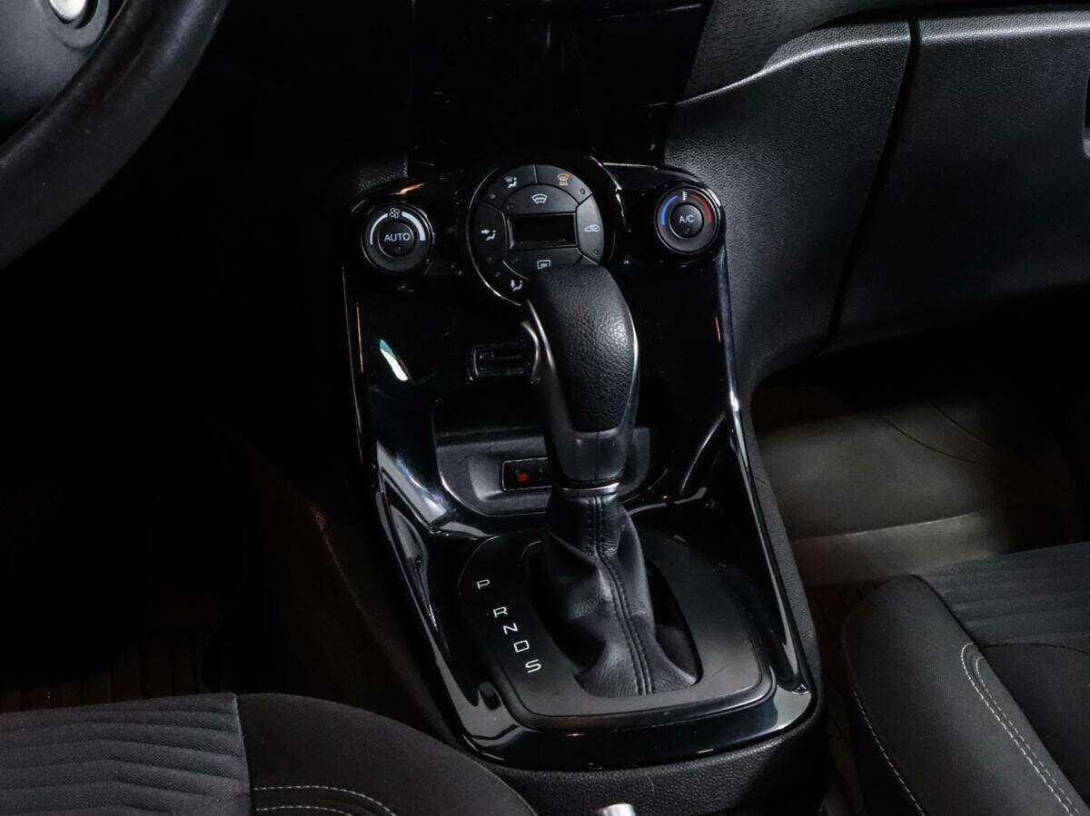 Ford Fiesta, 2015 Фото №12