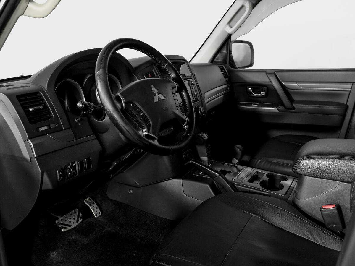 Mitsubishi Pajero, 2014 Фото №16