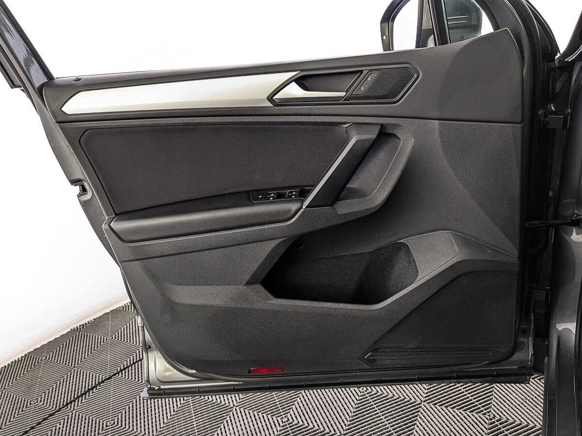 Volkswagen Tiguan, 2021 Фото №17
