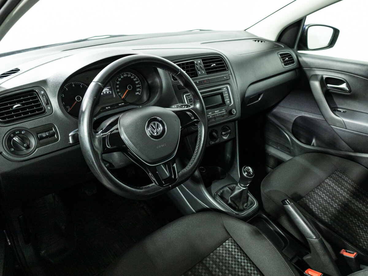 Volkswagen Polo V Рестайлинг, 2015 Фото №11