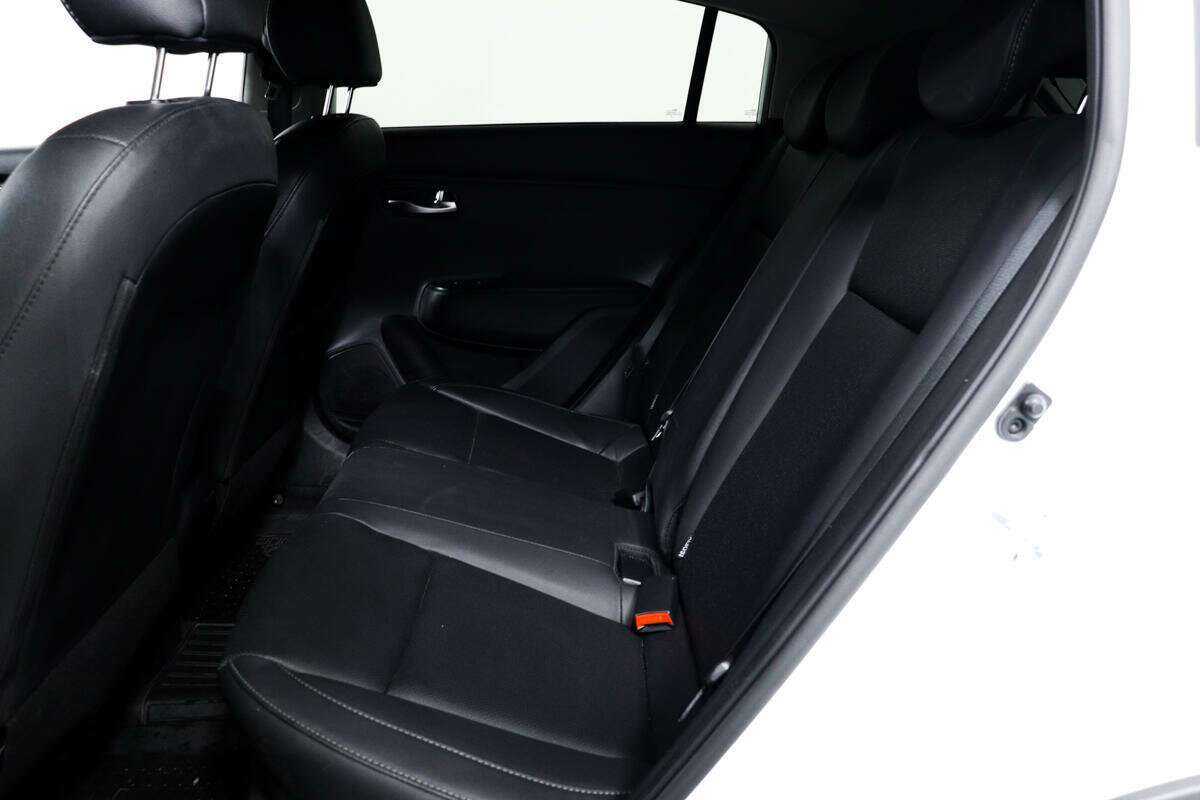 Kia Rio X-Line, 2018 Фото №12