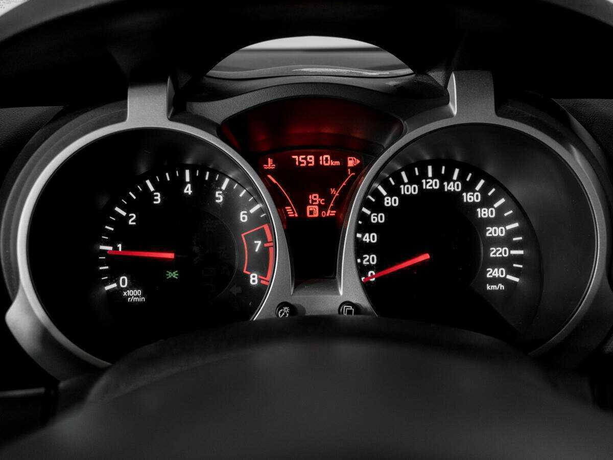 Nissan Juke, 2013 Фото №11