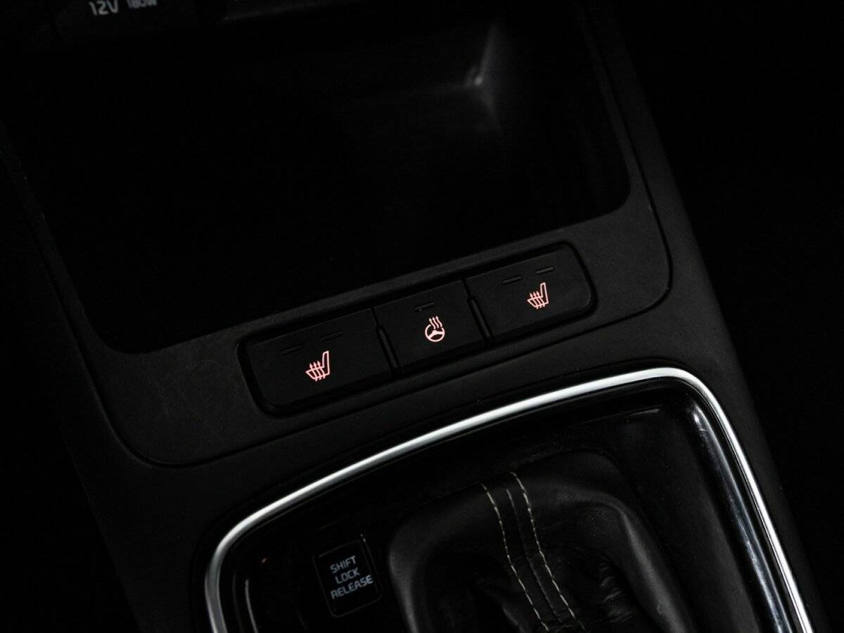 Kia Rio X-Line, 2018 Фото №17