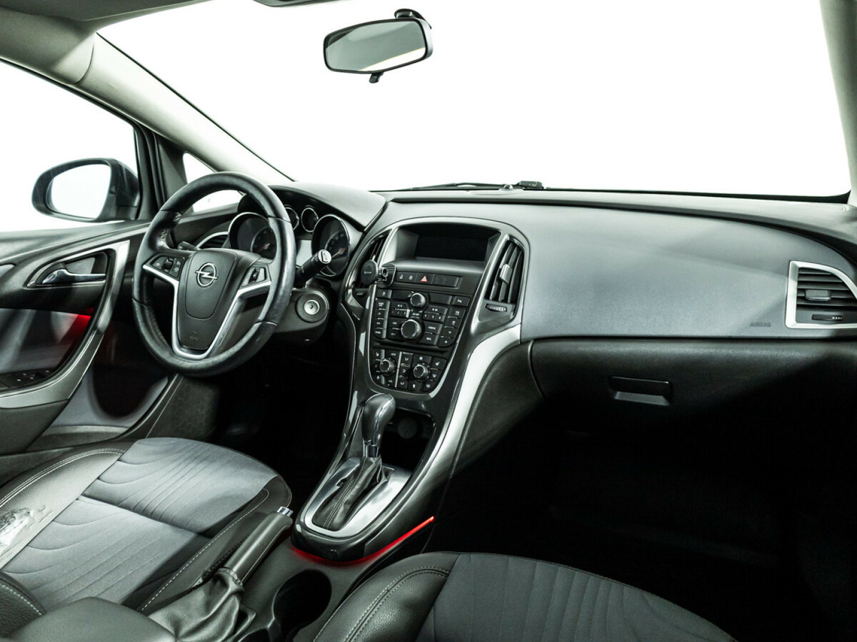 Opel Astra J Рестайлинг, 2013 Фото №7