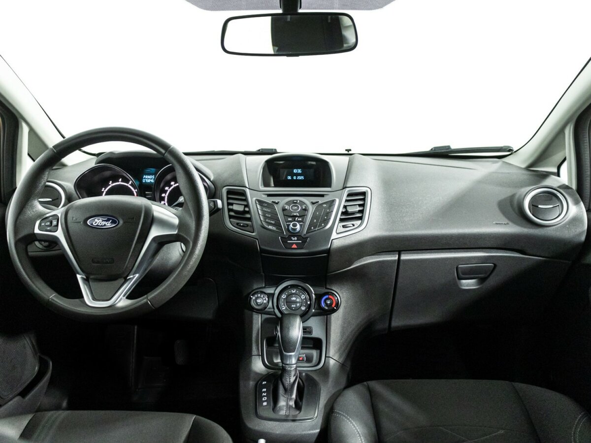 Ford Fiesta Mk6 Рестайлинг, 2016 Фото №13