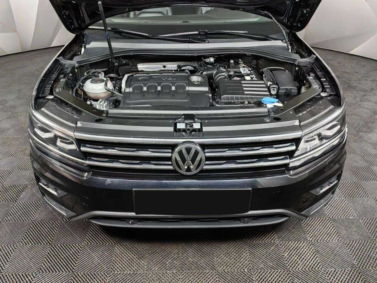 Volkswagen Tiguan, 2018 Фото №17