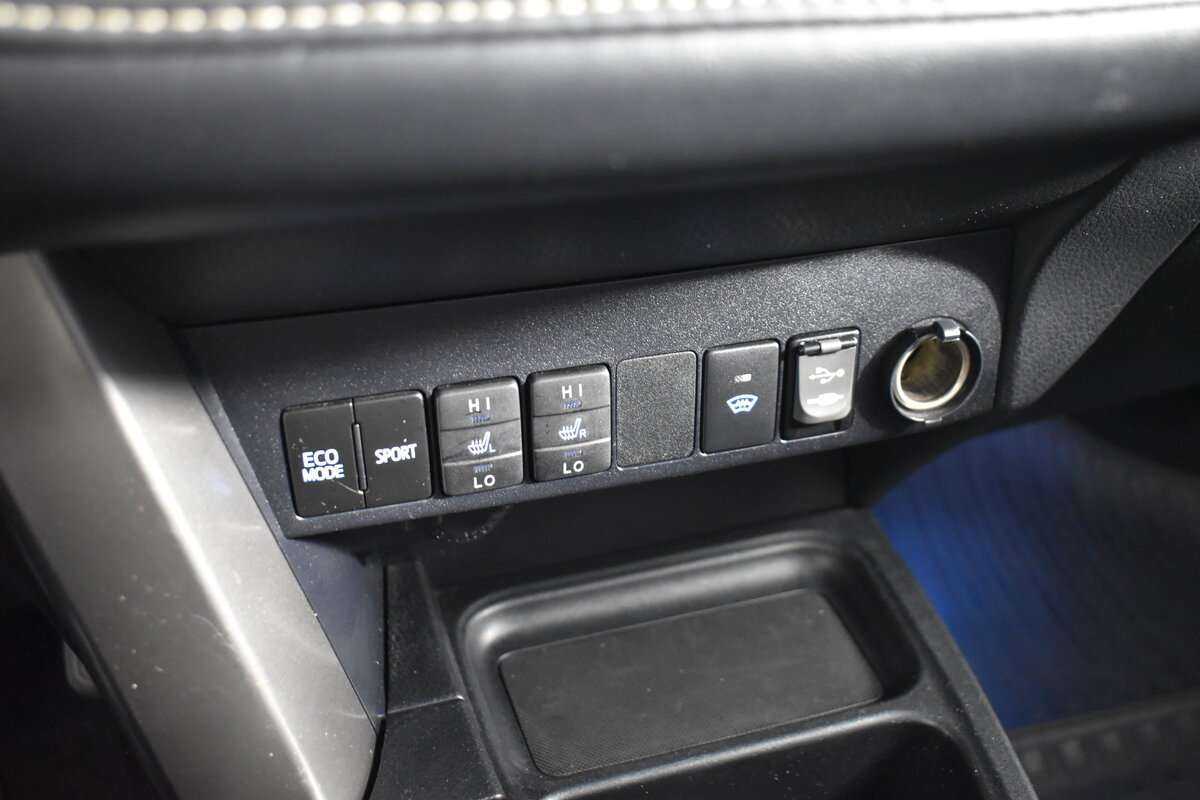 Toyota RAV4, 2019 Фото №16