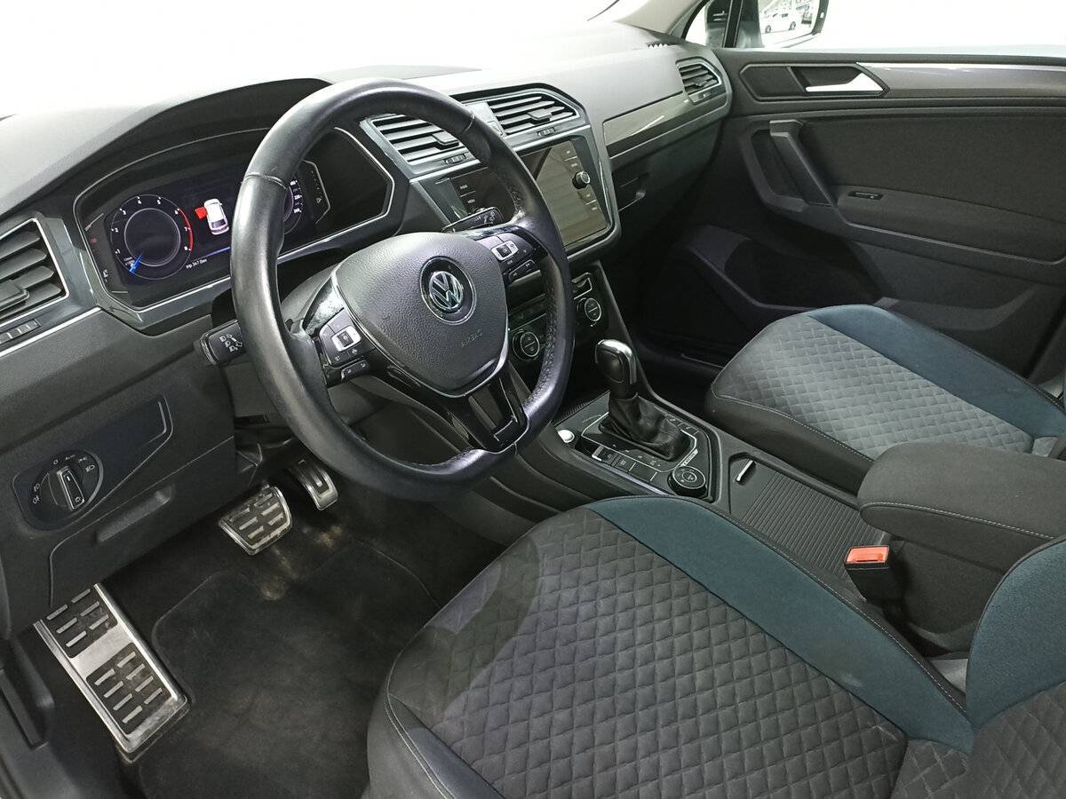 Volkswagen Tiguan, 2020 Фото №16