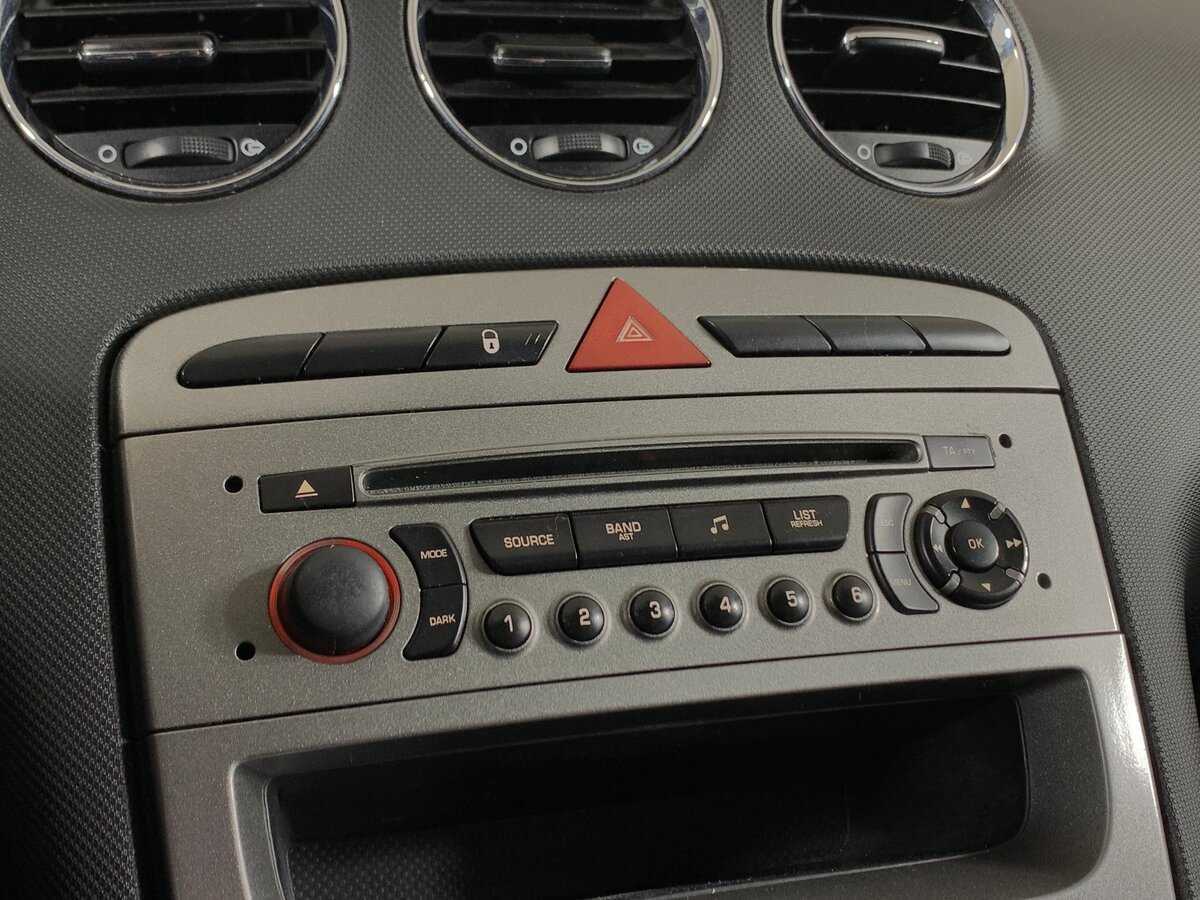 Peugeot 308, 2012 Фото №16