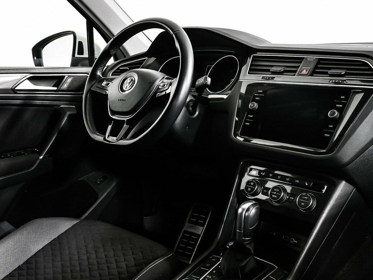 Volkswagen Tiguan, 2018 Фото №9